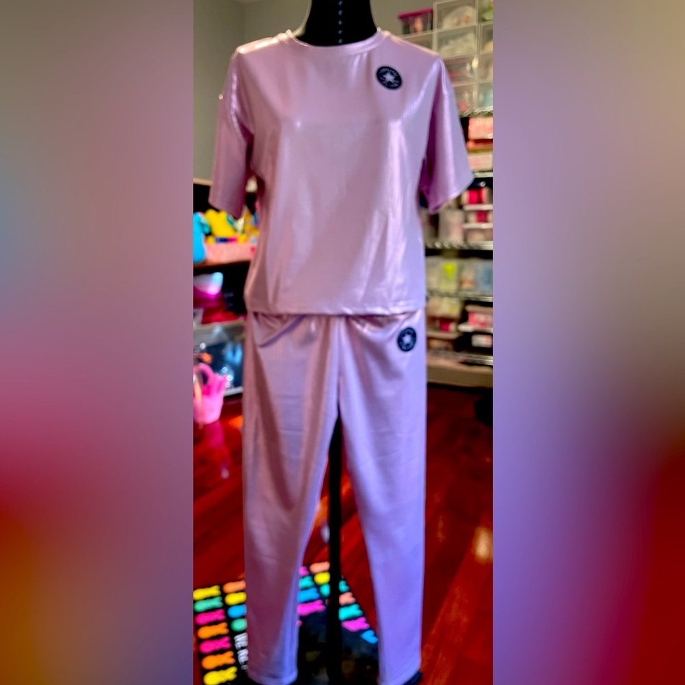 CONVERSE 2 PIECE PINK OUTFIT WORN ONCE TOP SIZE LARGE PANTS SIZE XL SUPERCUTE ! - Picture 8 of 11
